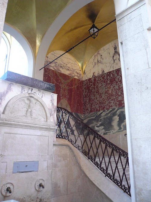 Porte Fausse, Sarkis