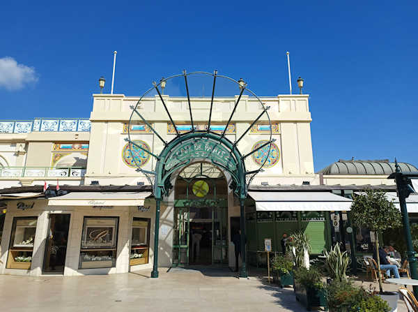 Cafe de Paris