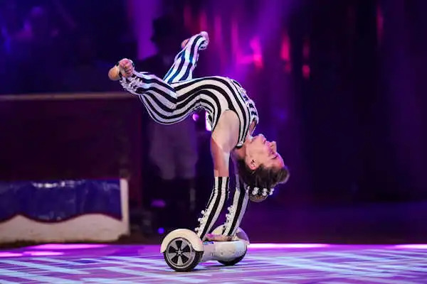 Monaco Circus performer